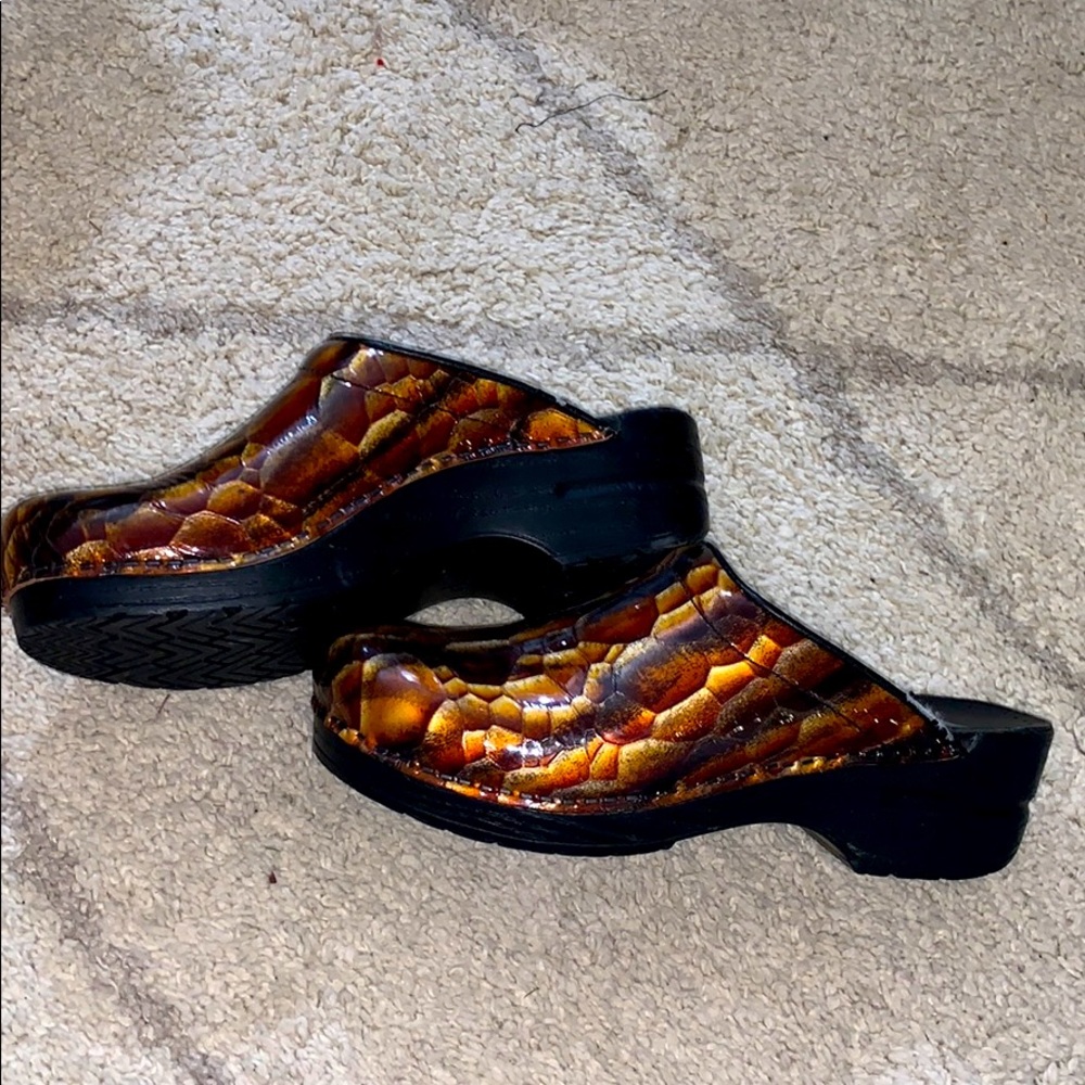dansko shoes